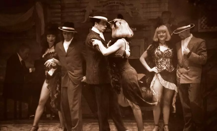 Tango Argentino: La Danza dell’Abbraccio Appassionato