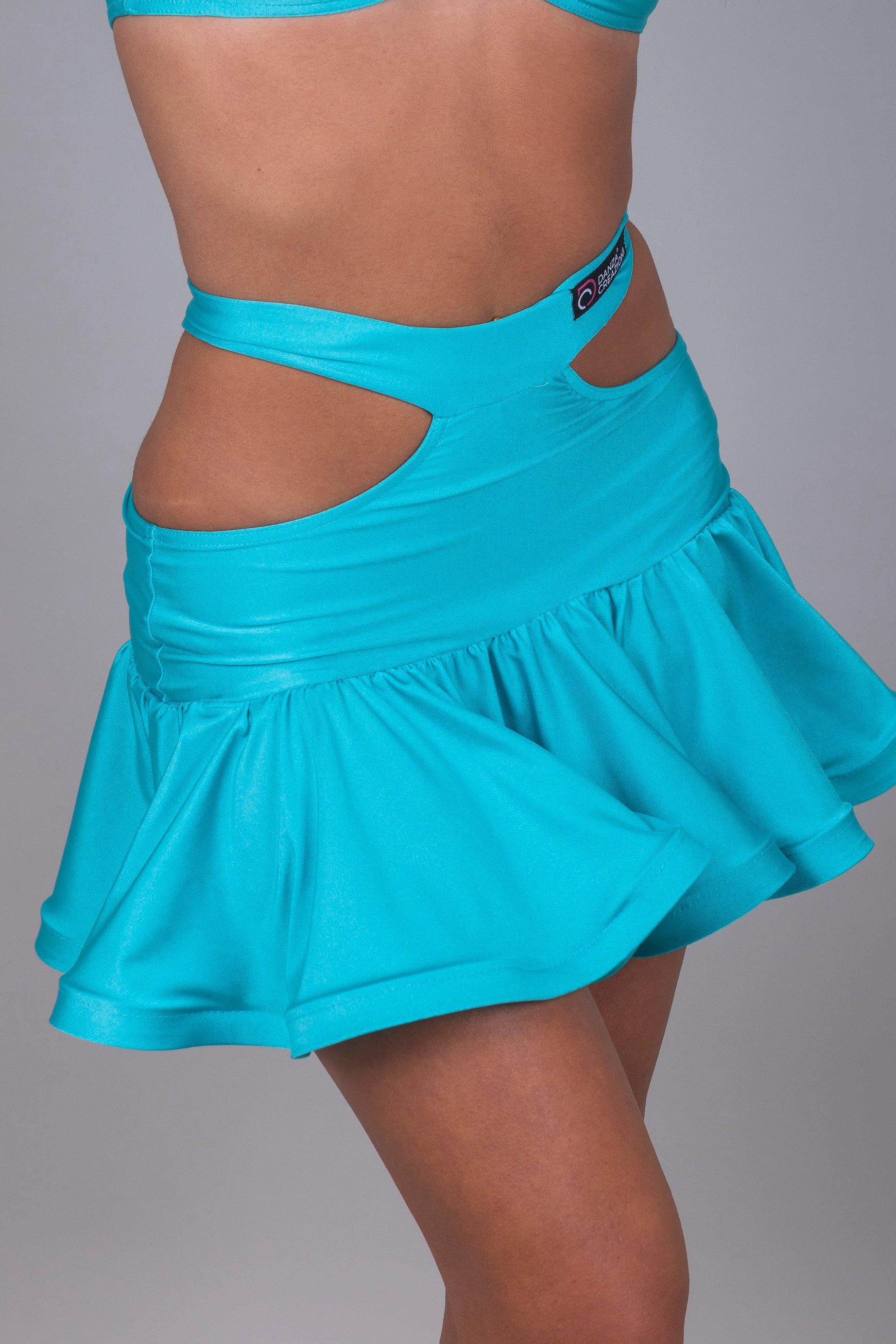 Essential C – Abito Latino americano Cut-Out