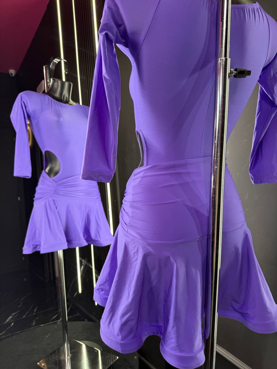 Abito da Ballo Latino Donna Classe C – Glicine Scuro in Lycra con Cut-out Laterale