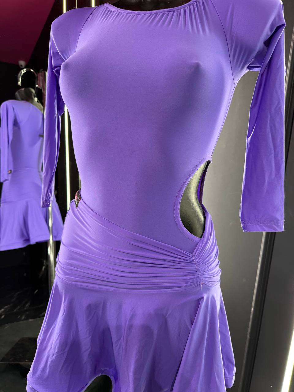 Abito da Ballo Latino Donna Classe C – Glicine Scuro in Lycra con Cut-out Laterale